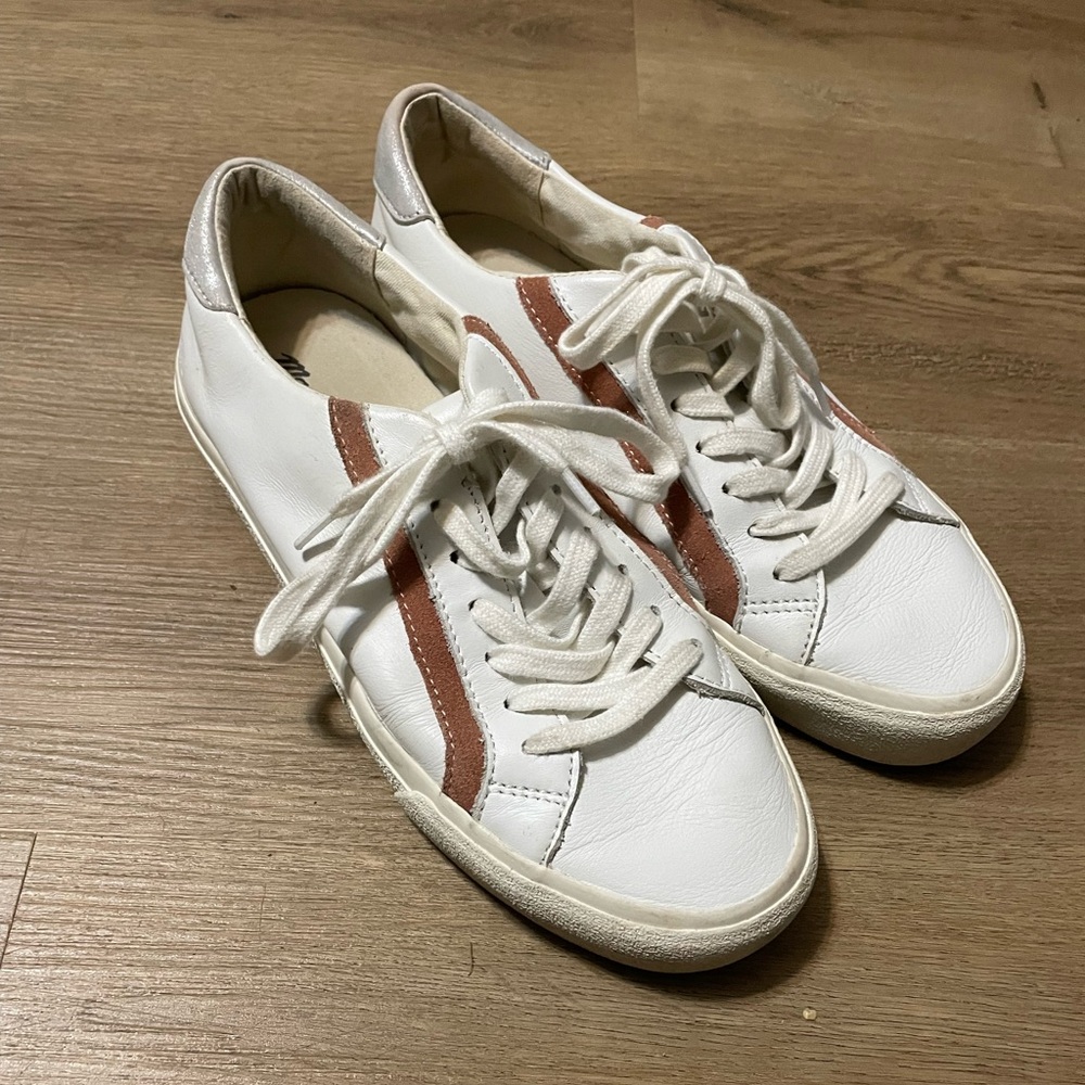 Madewell white sneakers with a peach color stripe size 8.5